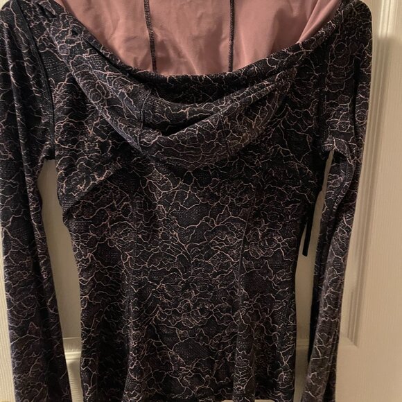 Lululemon Hooded Define Jacket *Nulu Sz 4 - Picture 2 of 3
